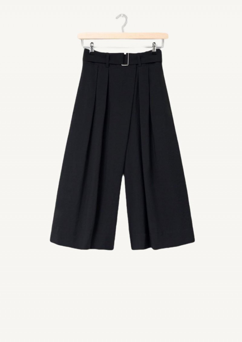 Black asymmetric bermuda shorts