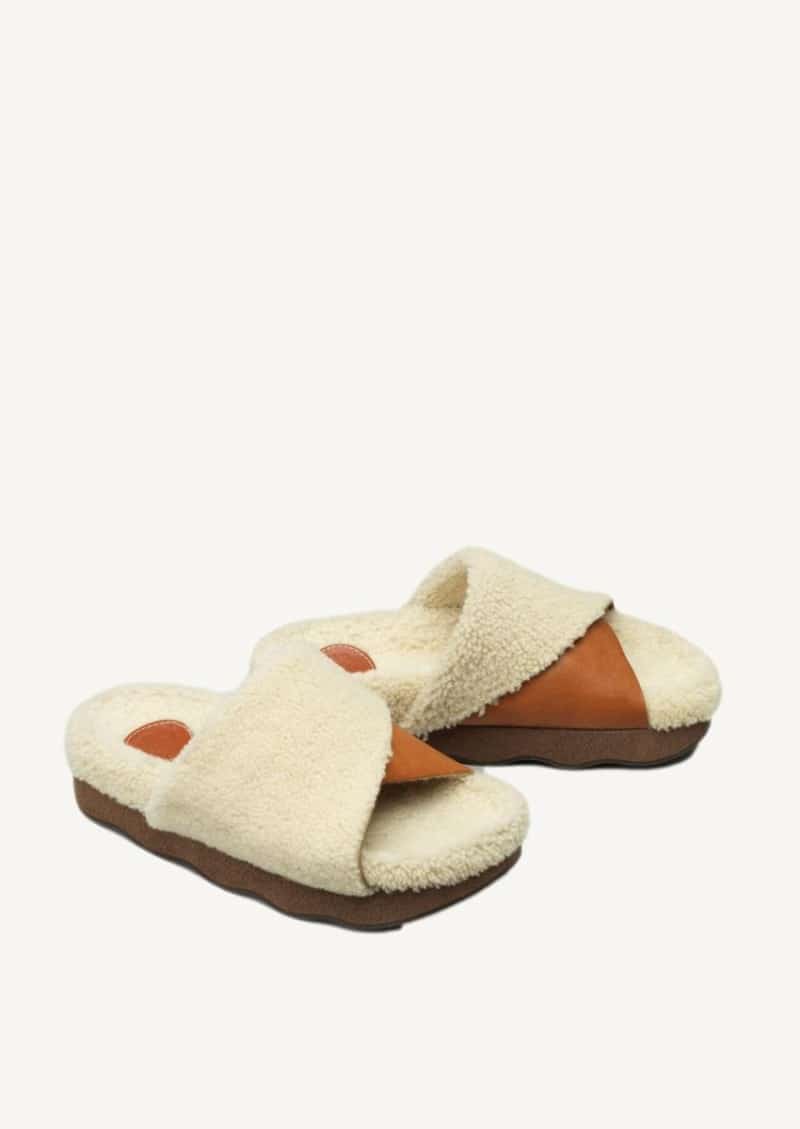Luminous ochre Wavy mules in sheep