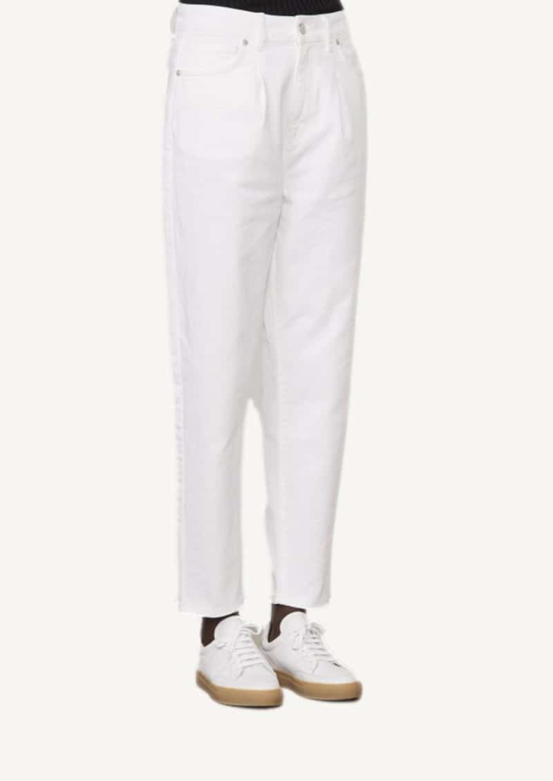 White Dana jean