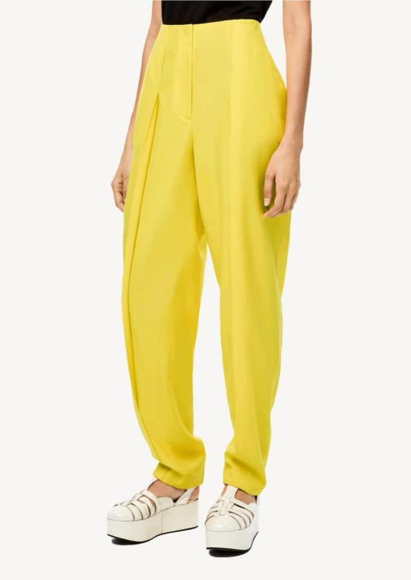 Pantalon carotte à plis jaune