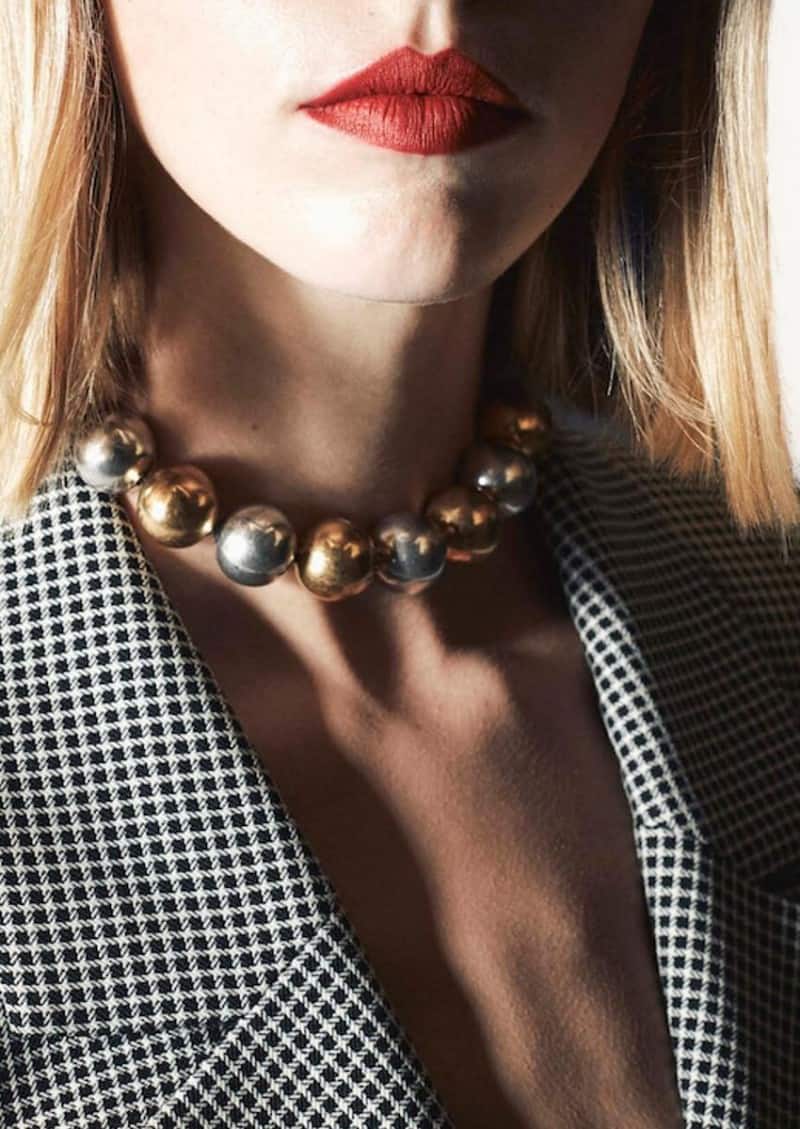 Oversized pearl necklace in gold and silver metal