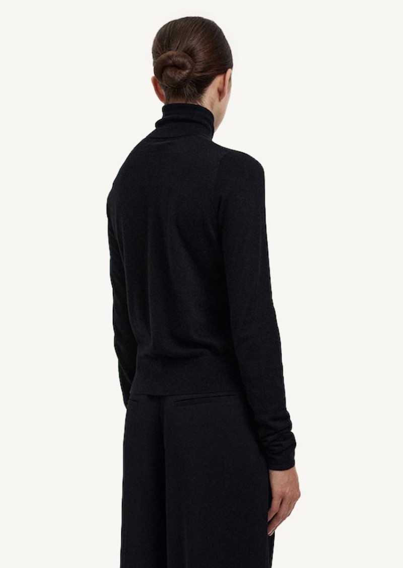 Black Fitted Turtleneck in Fine Cashmere