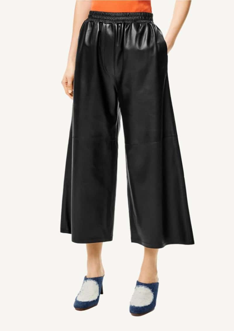 Black cropped trousers in nappa
