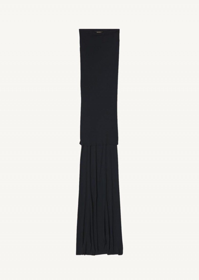 The black boat neck dress