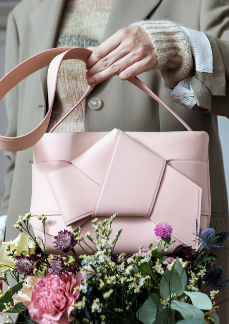 Blush pink Musubi shoulder bag - Acne Studios | Département Féminin