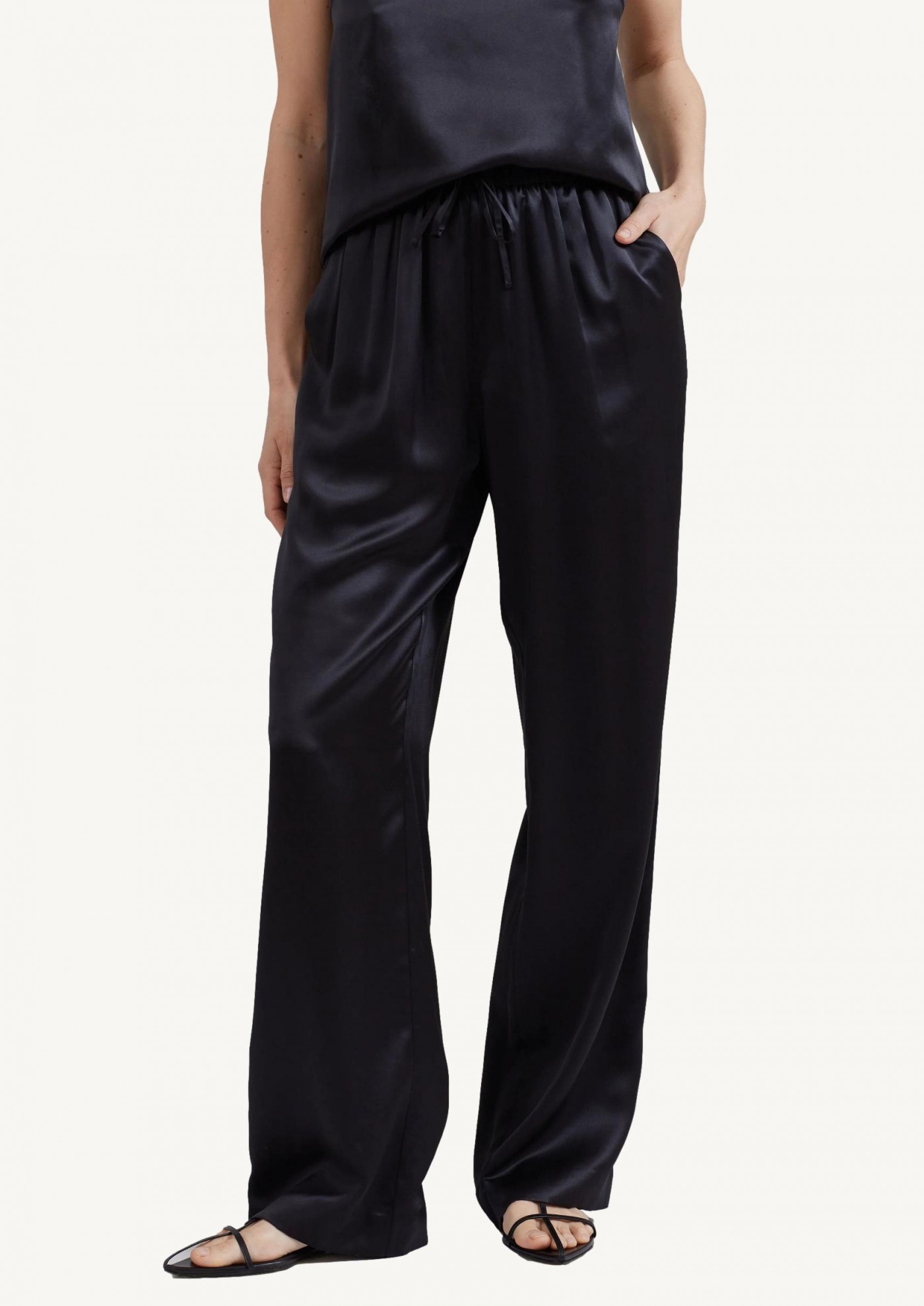 Pantalon Soma noir en soie