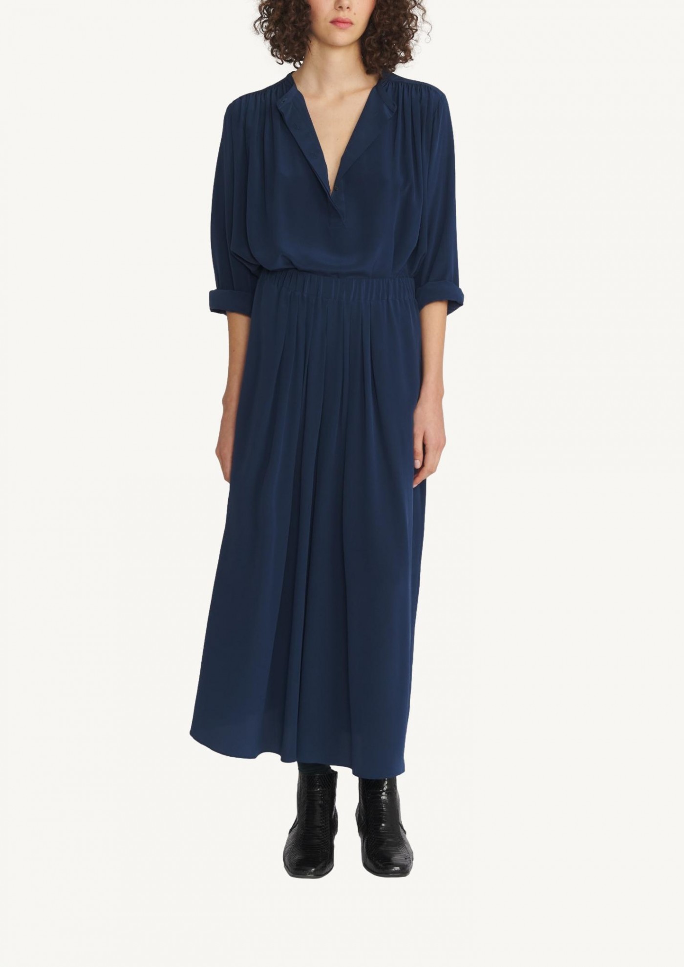 Night blue organic silk crepe skirt.