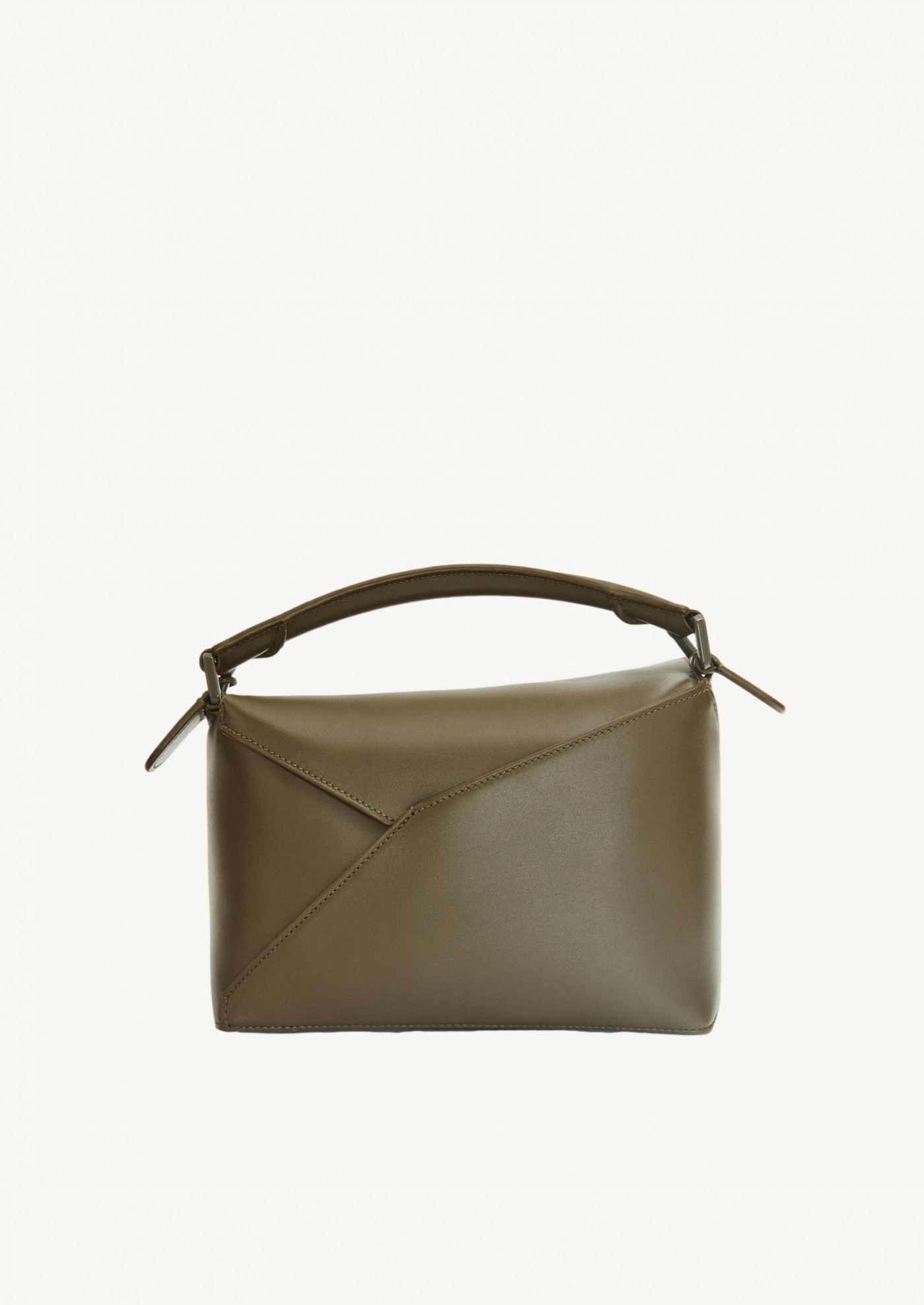 Petit sac Puzzle Edge en cuir de veau satiné tea dust glaze