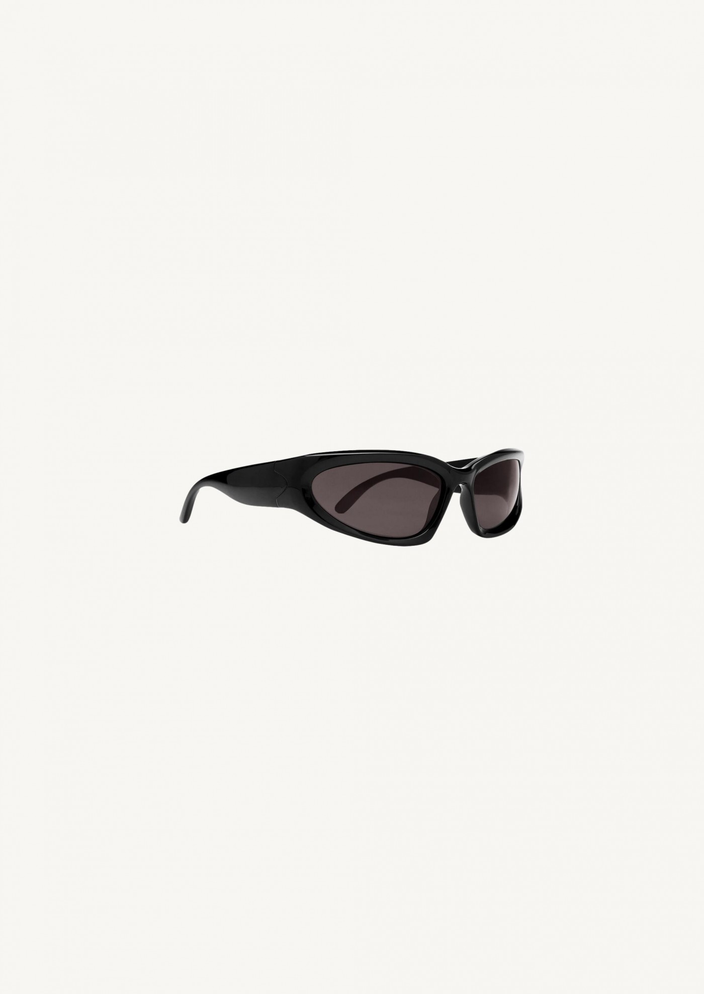 swift oval sunglasses in black