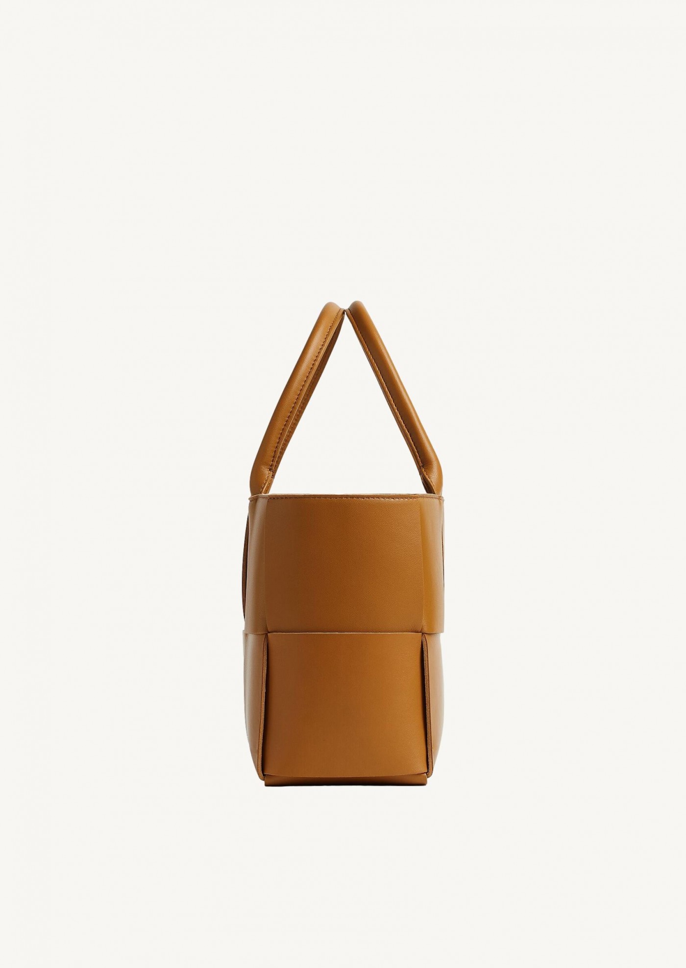 Small Arco Tote in camel