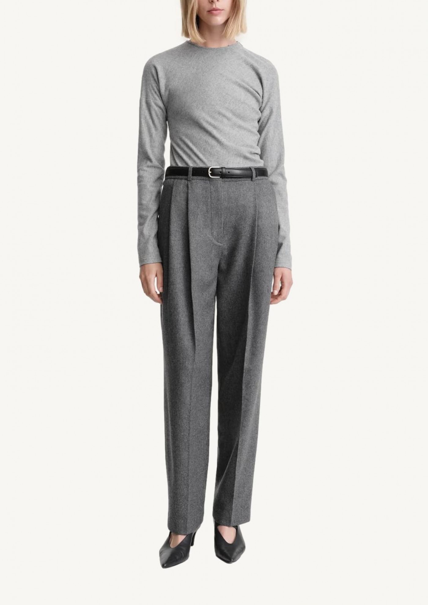 Pantalon tailleur à double boutonnage gris