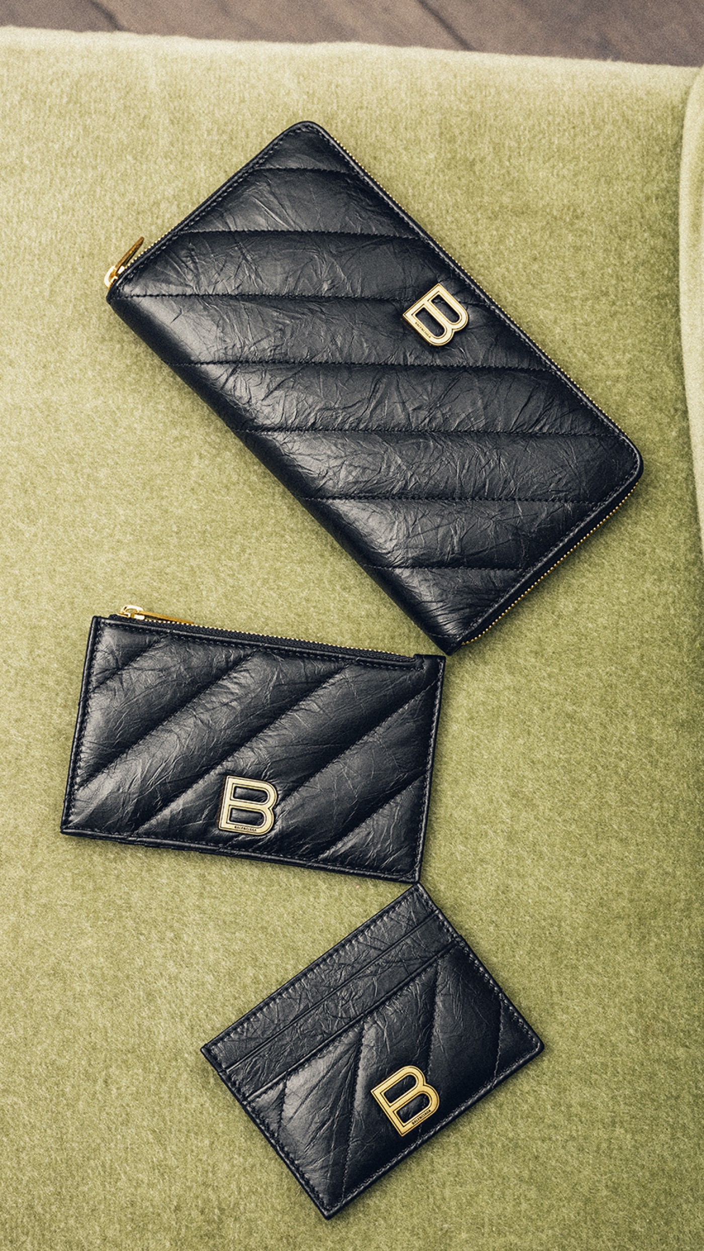 Continental Crush wallet in quilted black crinkled calf leather