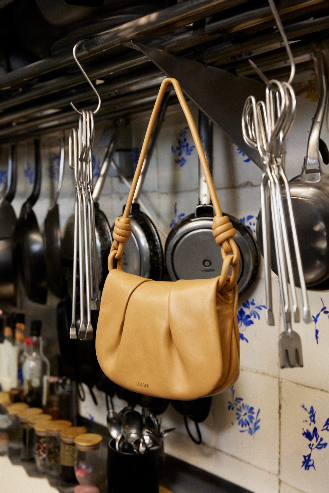 Paseo satchel in shiny nappa calfskin brown Loewe Paseo satchel in shiny nappa calfskin brown Loewe