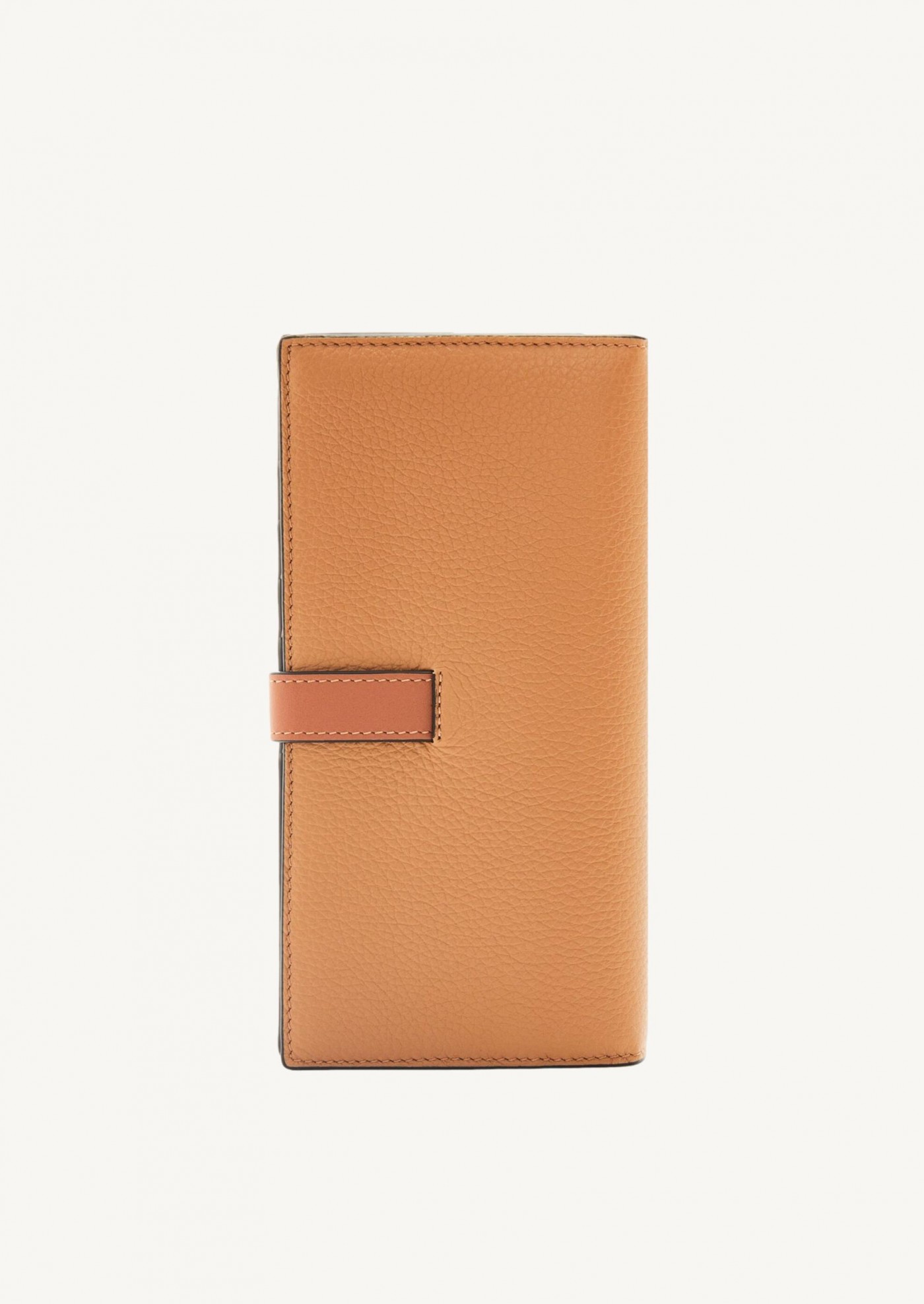Large vertical wallet in grained calfskin toffee/tan