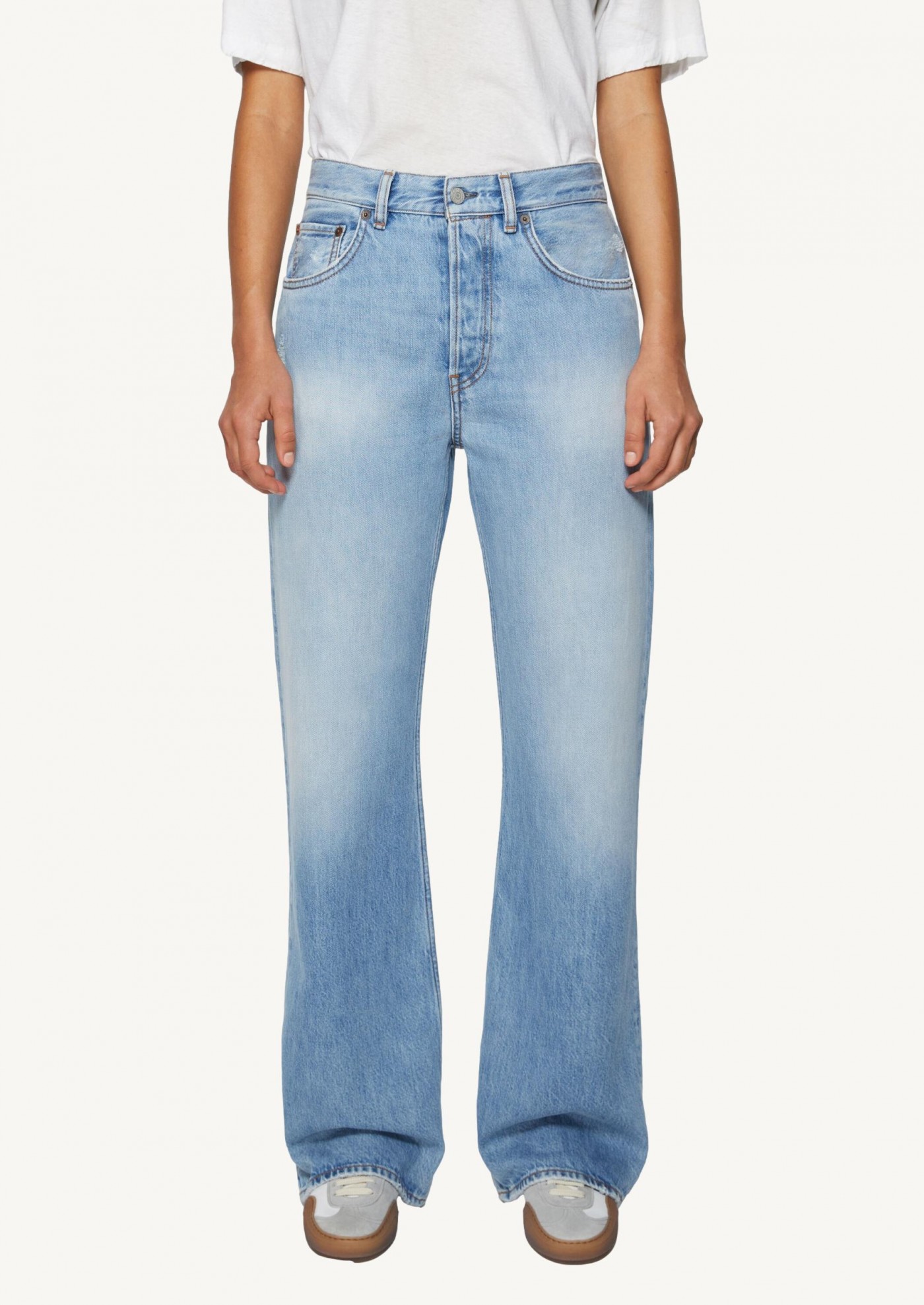 Loose fit jean light blue