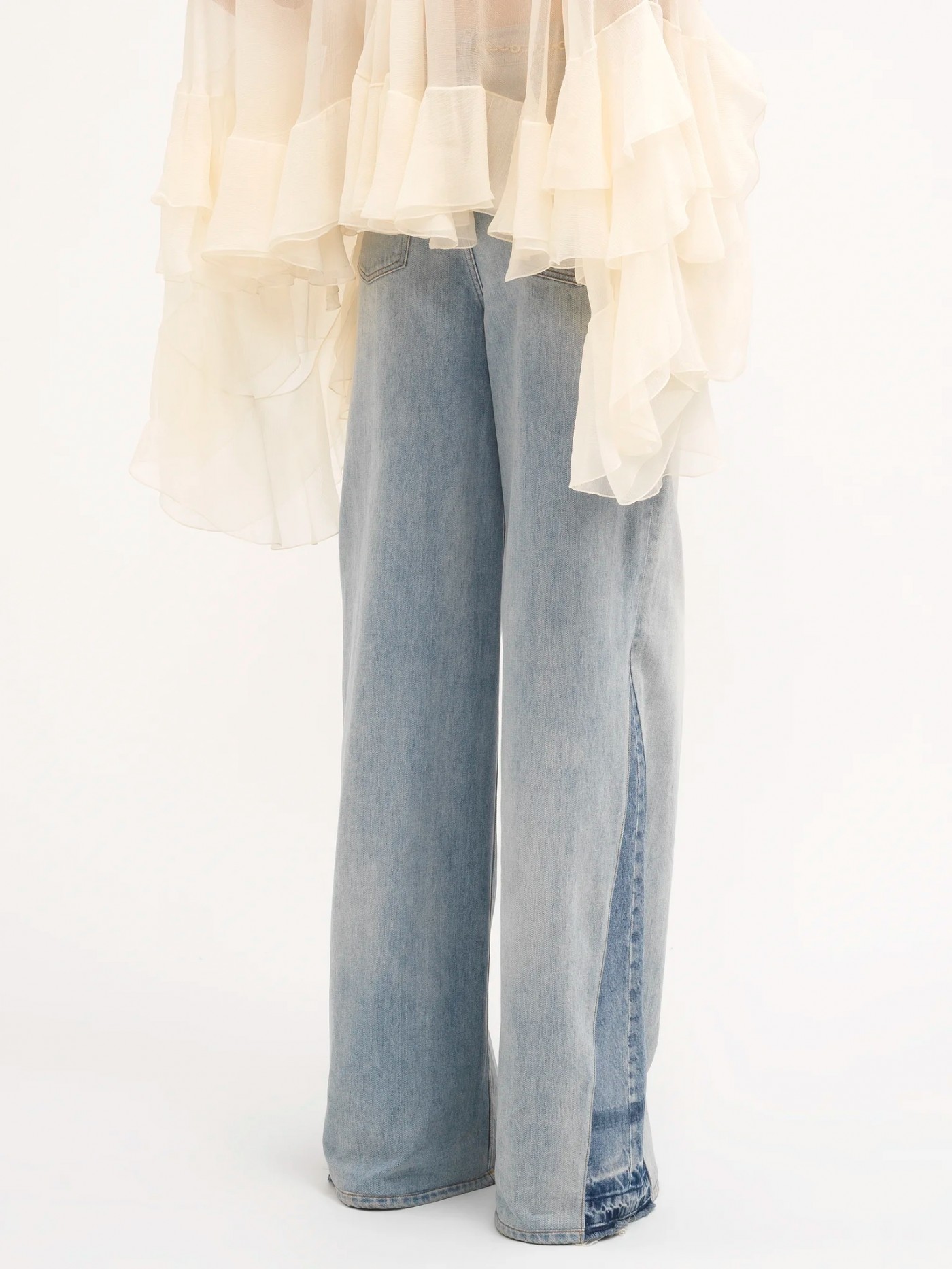 【送料&関税込】ChloAC Logo Palazzo Jeans CHANEL 21P Logo Embossed Jeans 36 Blue - Timeless Luxuries