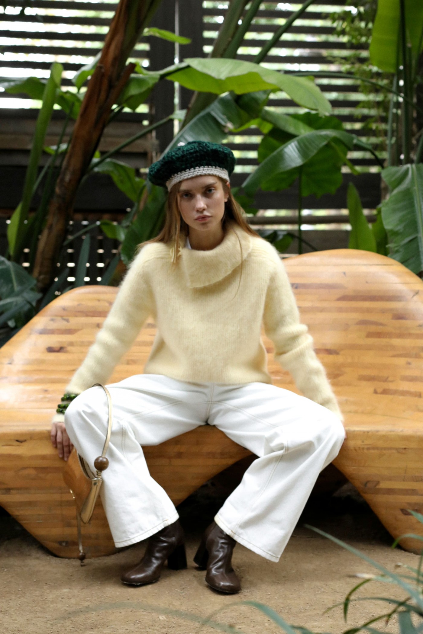 White boots with brown heel hotsell