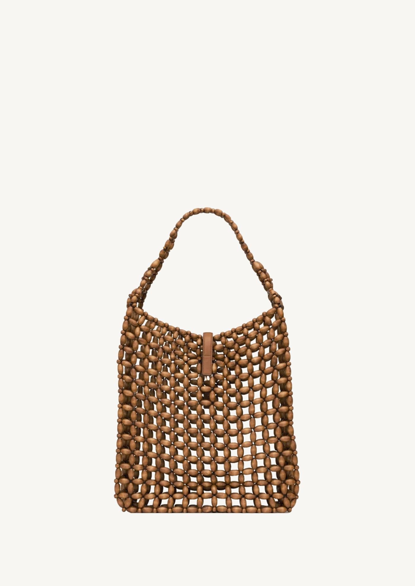 The large 5 à 7 with wooden beads
