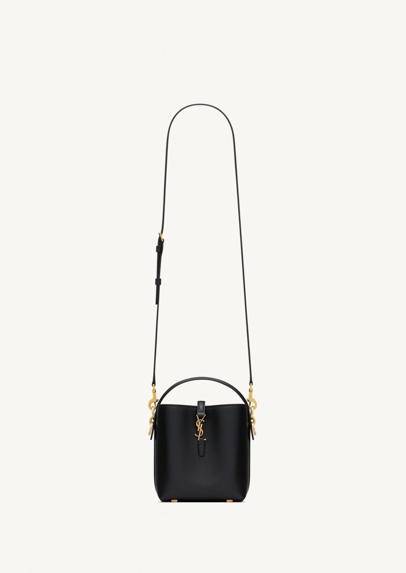 The 37 mini in shiny black leather