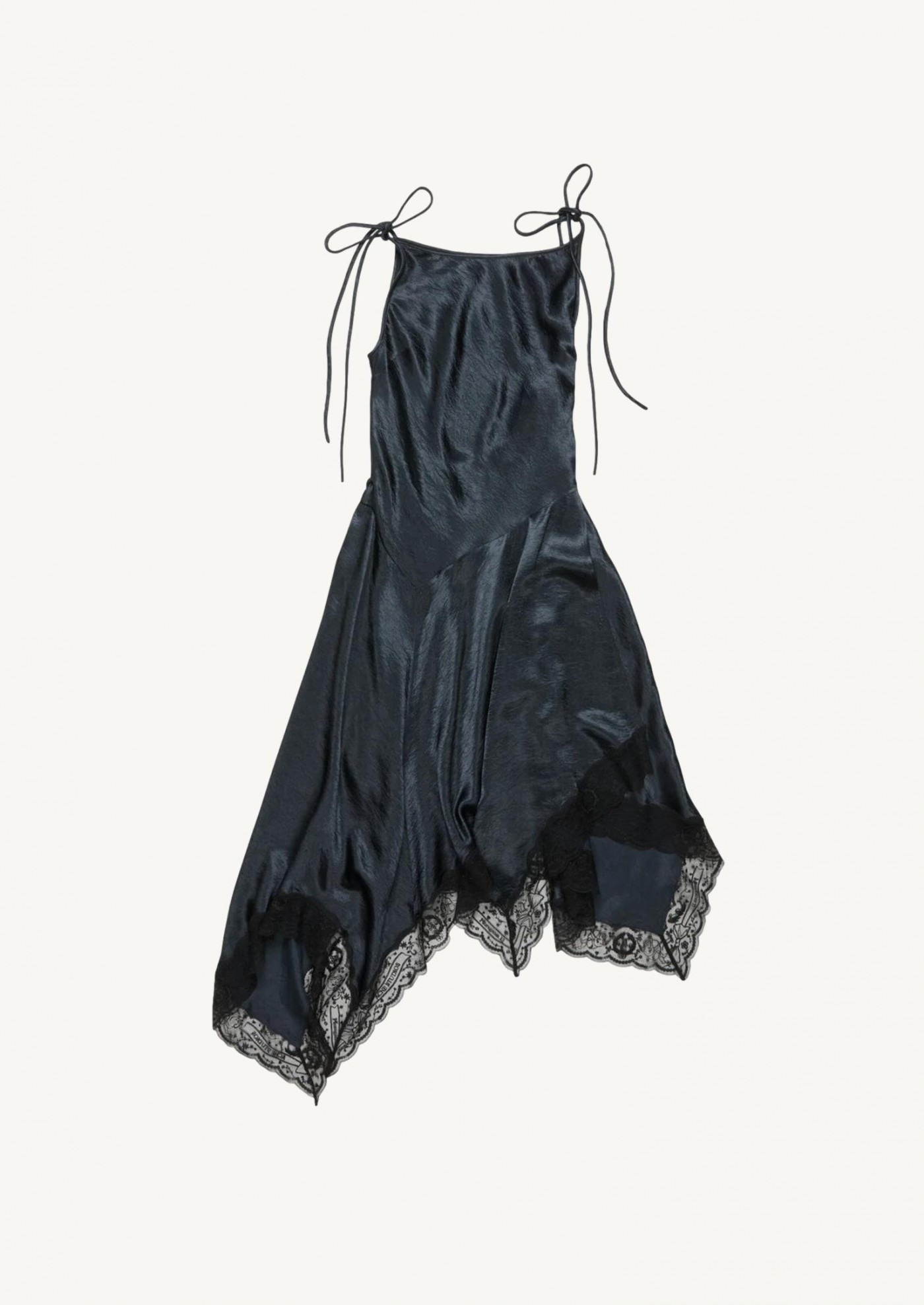 Robe en satin et dentelle