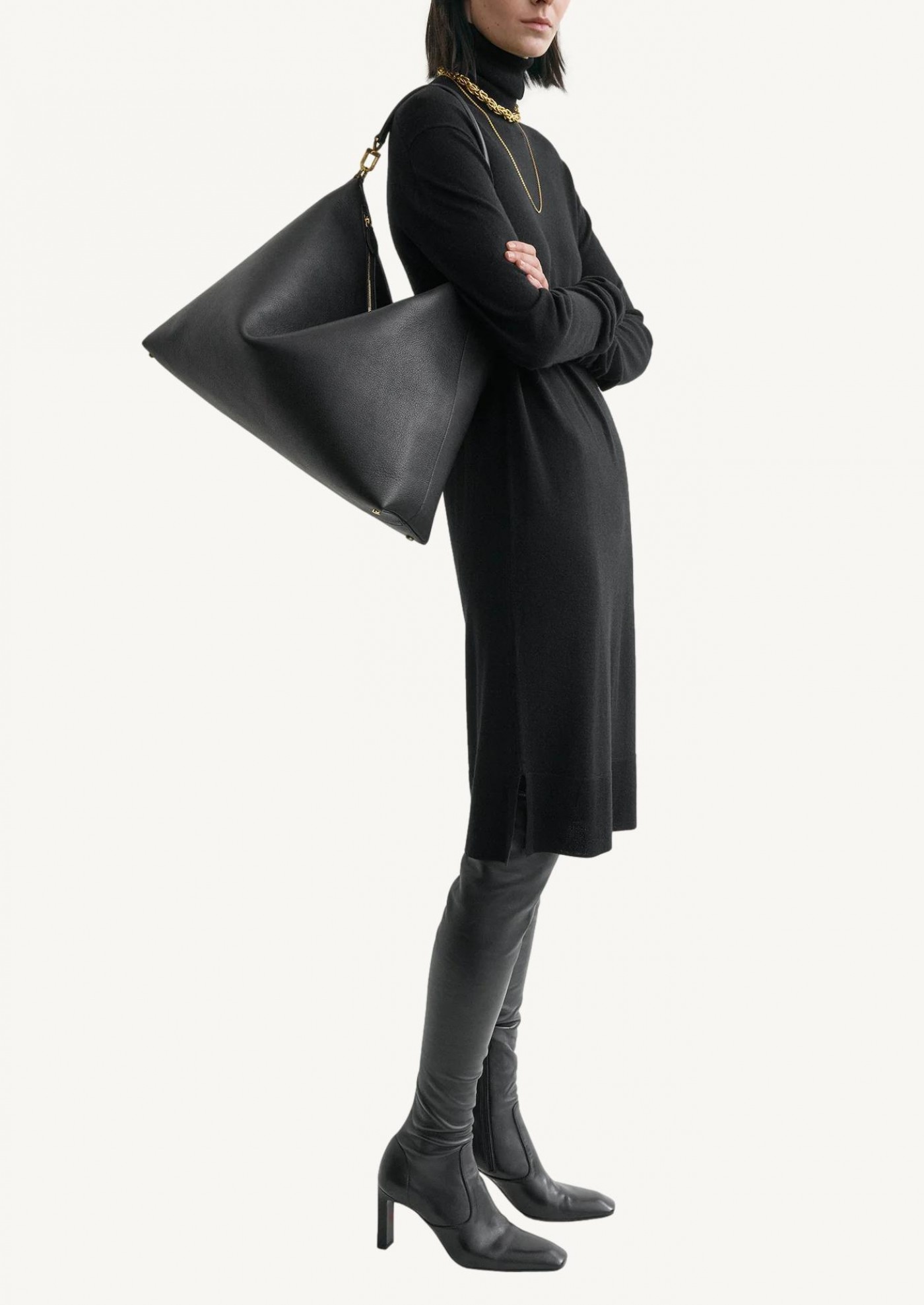 Scoop Tote black Totême