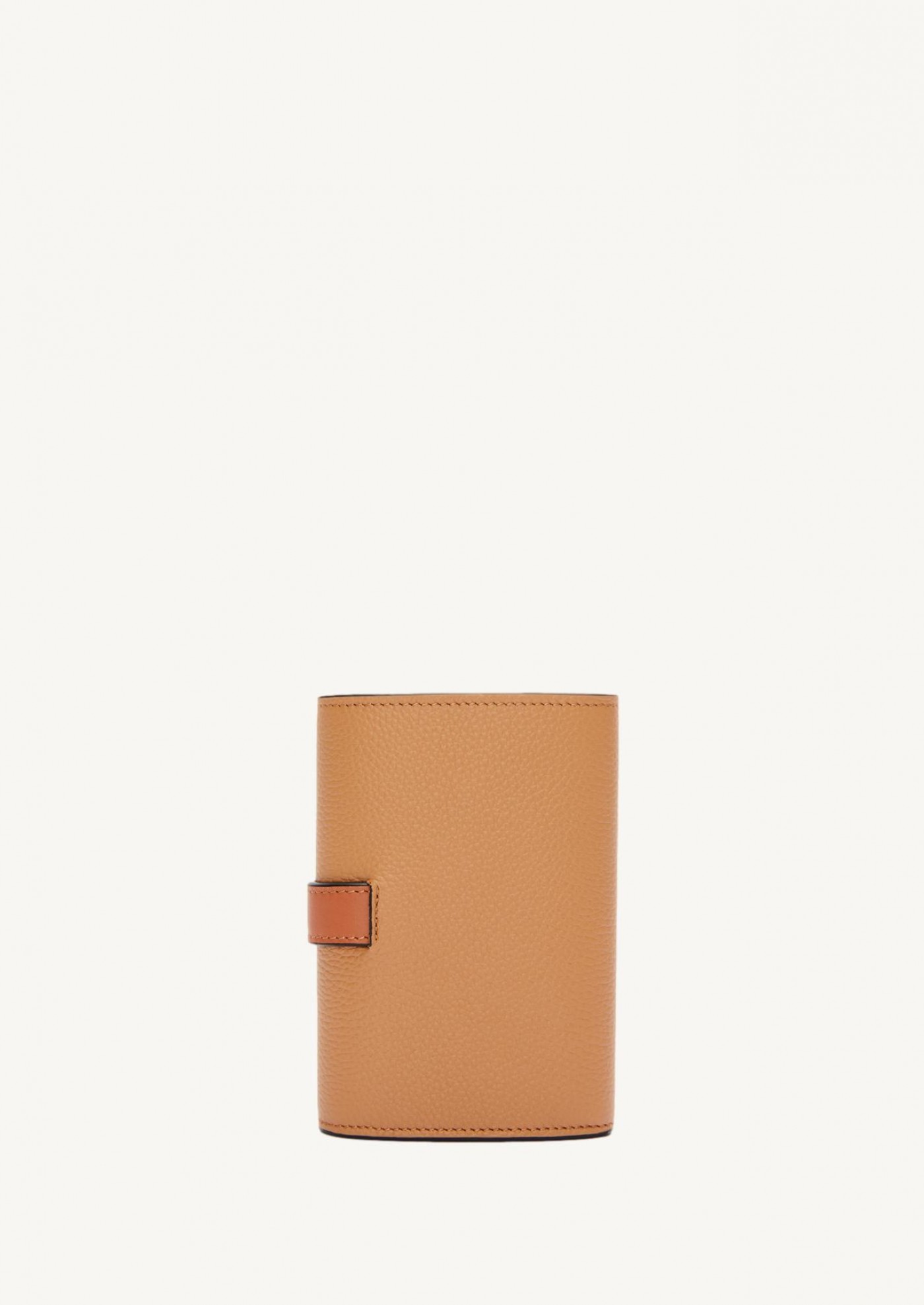 Small vertical wallet in toffee tan