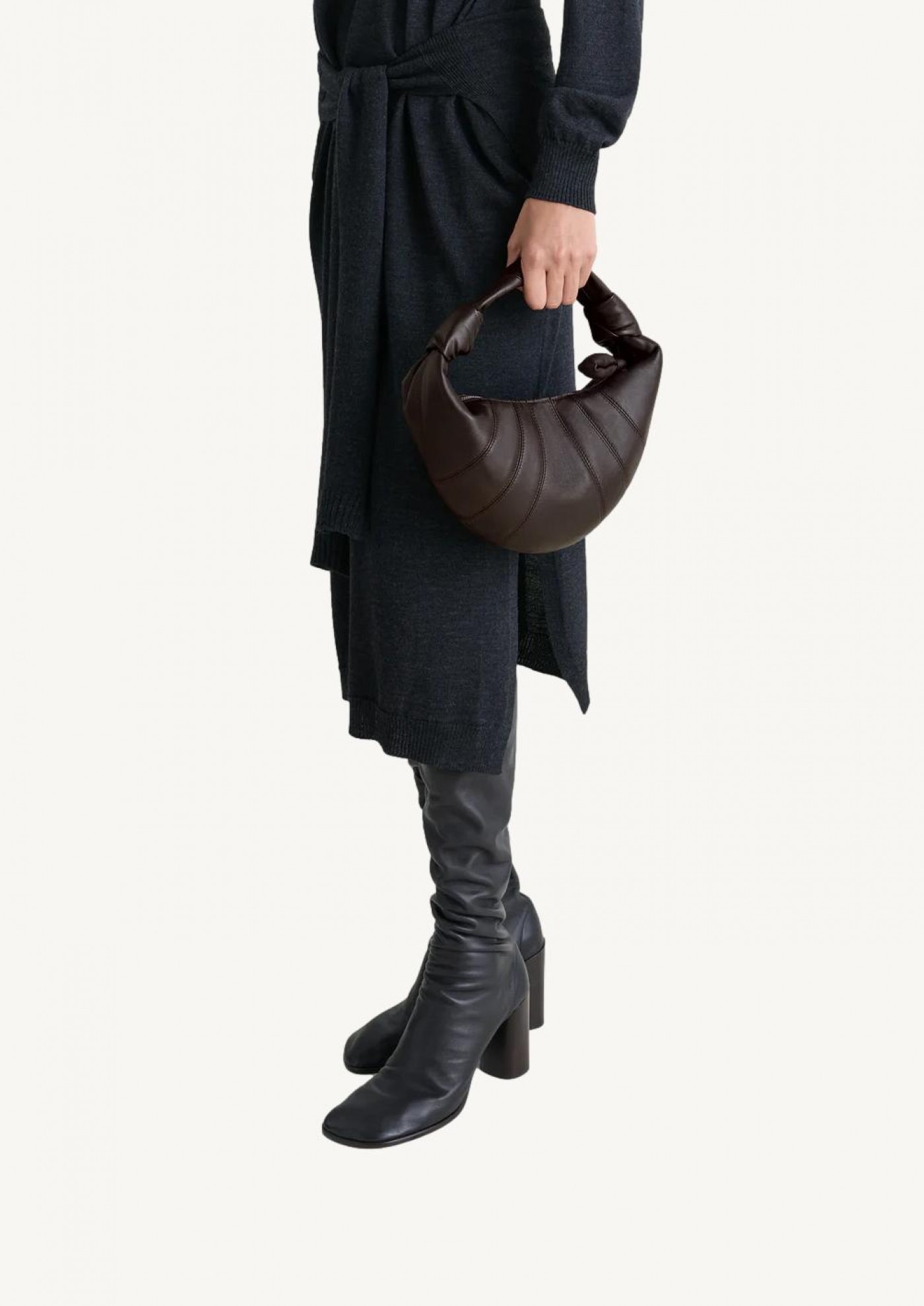 Mini Fortune Croissant marron foncé Lemaire