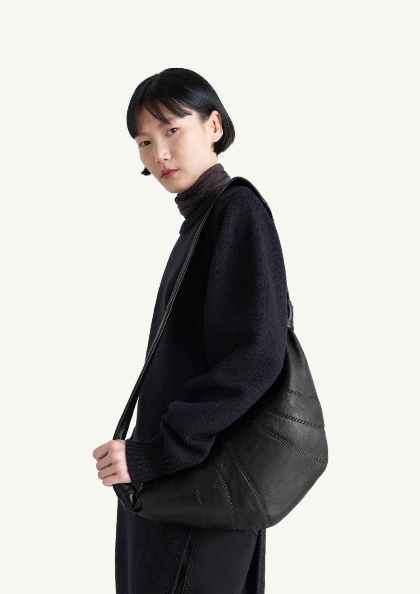 Sac croissant moyen modèle black Lemaire