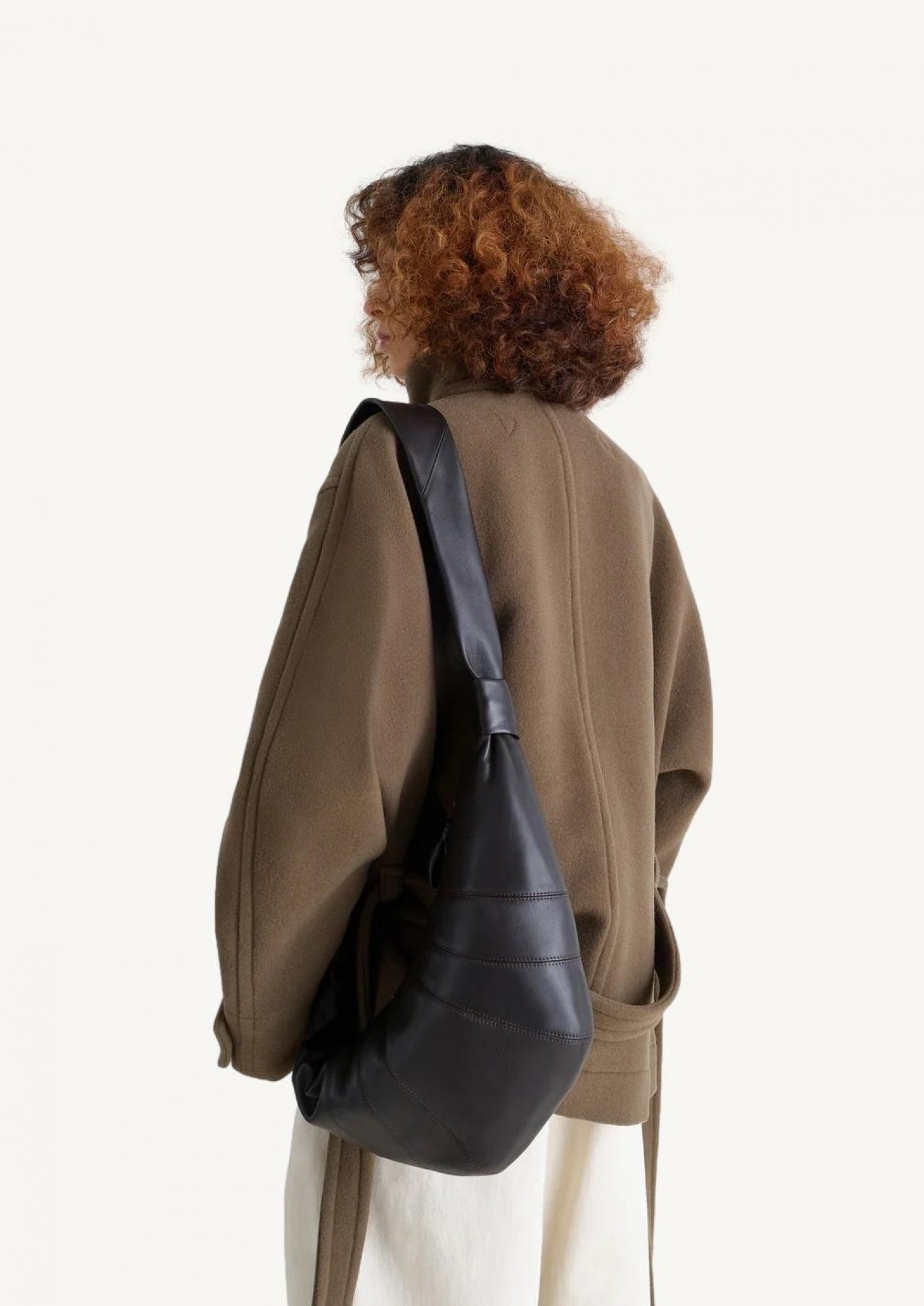 Sac croissant moyen modèle chocolate dark Lemaire