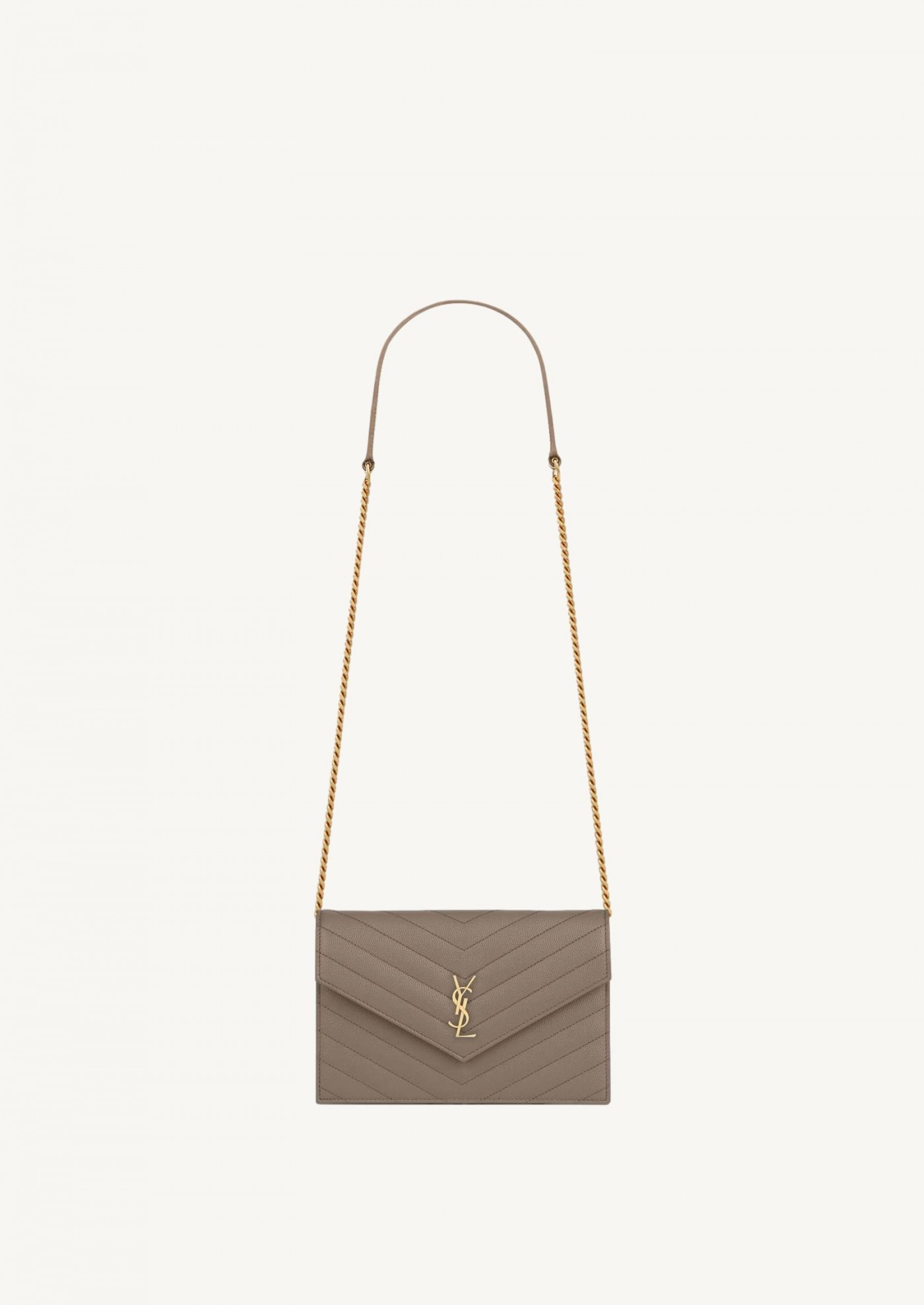 CASSANDRE portefeuille enveloppe à chaîne en cuir grain de poudre taupe et or