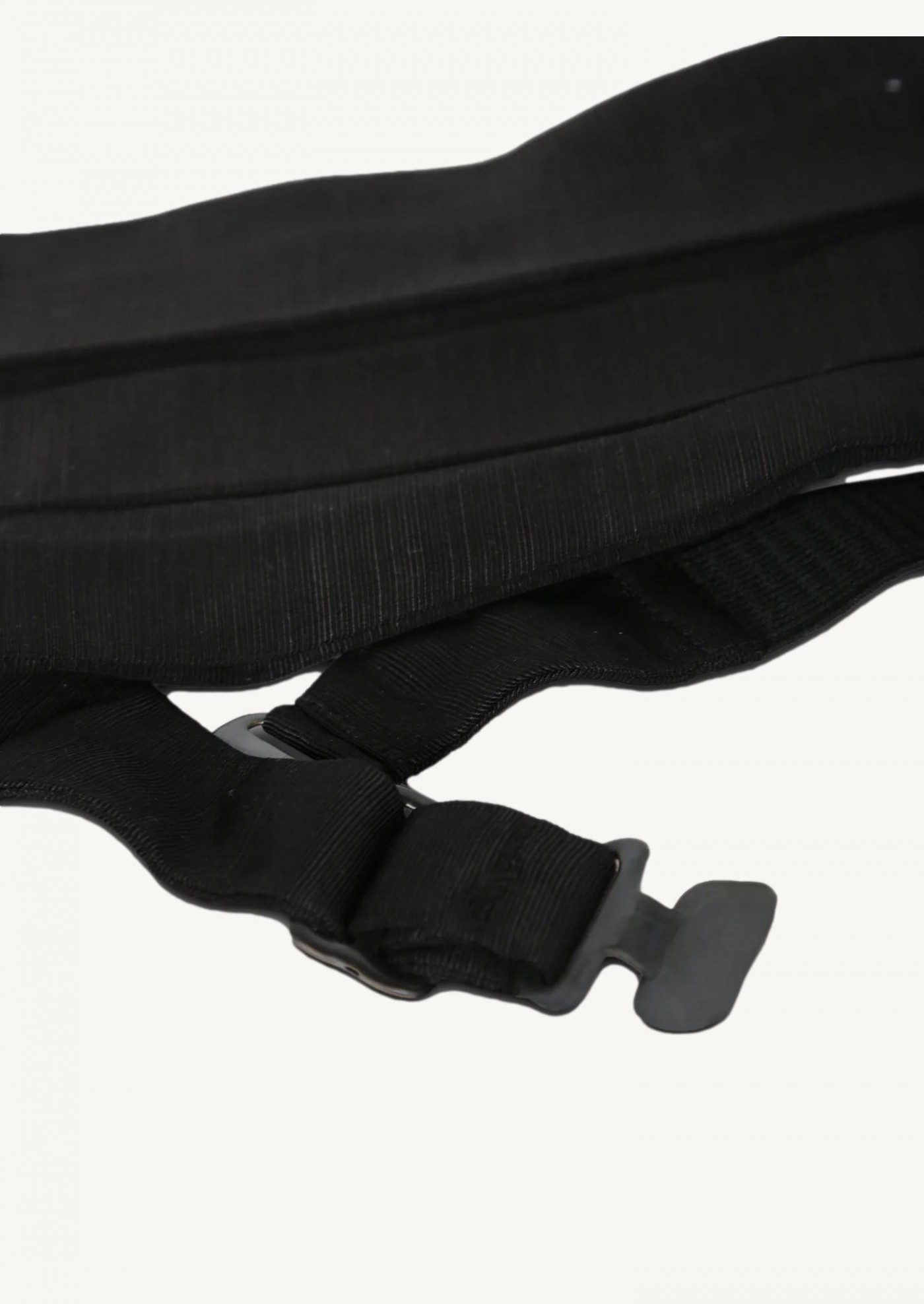 LA CEINTURE NOIRE FUMÉE