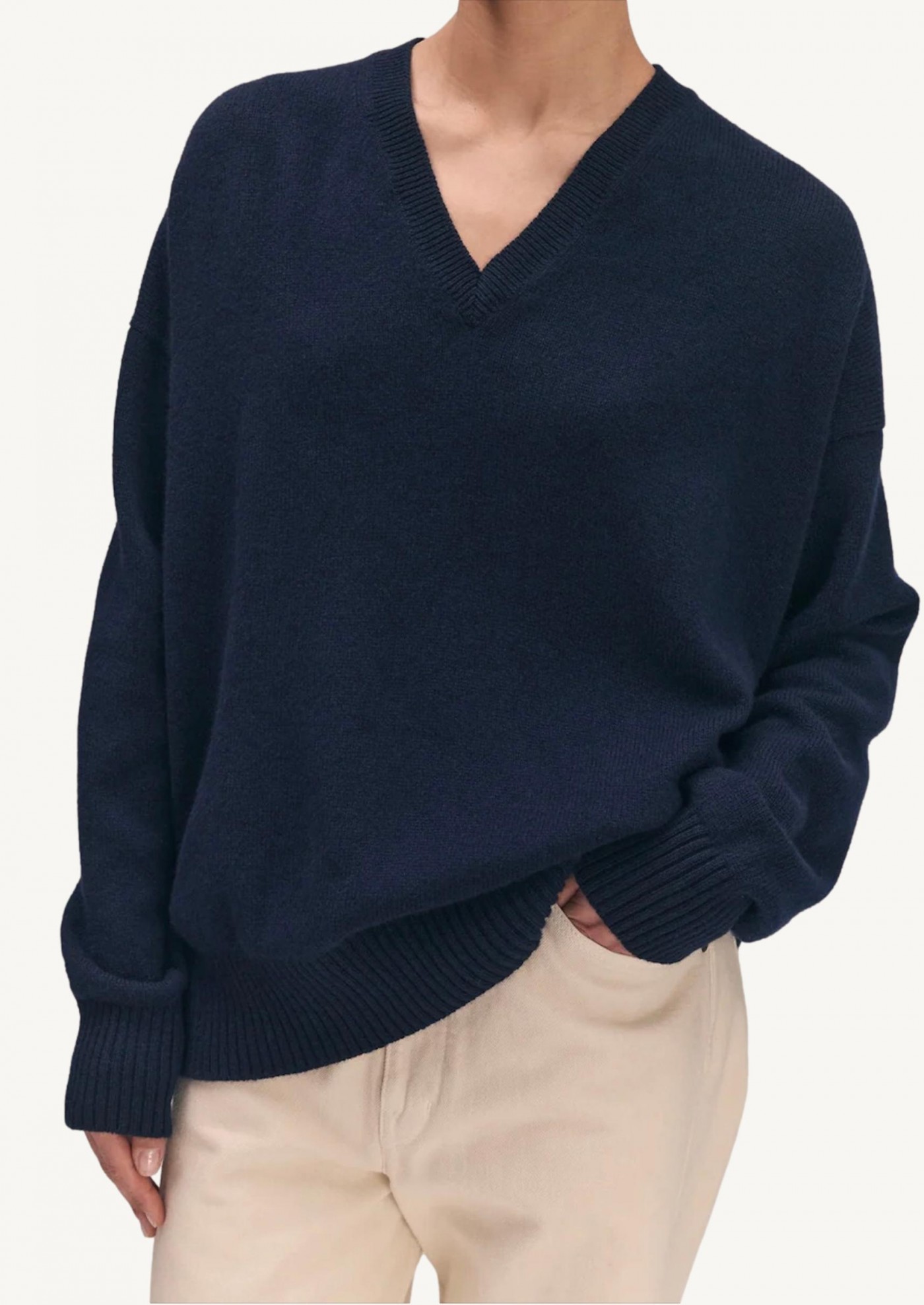 Innes Slouch V-Neck NAVY