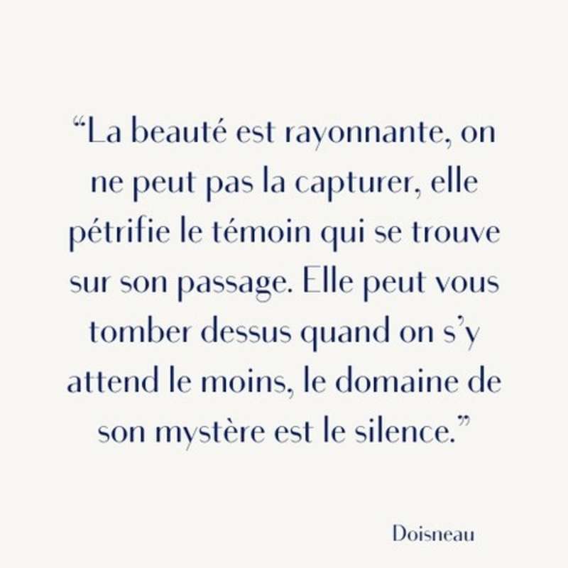 ✨ Le mystère de la beauté ✨⁠
Elle n’appartient à personne, ne se possède pas, ne s’explique pas.⁠
Elle surgit là où on ne l’attend pas, comme une évidence silencieuse, un éclat furtif qui reste gravé.⁠
⁠
Et vous, quel est votre plus beau souvenir de beauté inattendue ? ⁠
⁠
#DepartementFeminin #CitationDuJour #InspirationQuotidienne #MystèreEtBeauté
